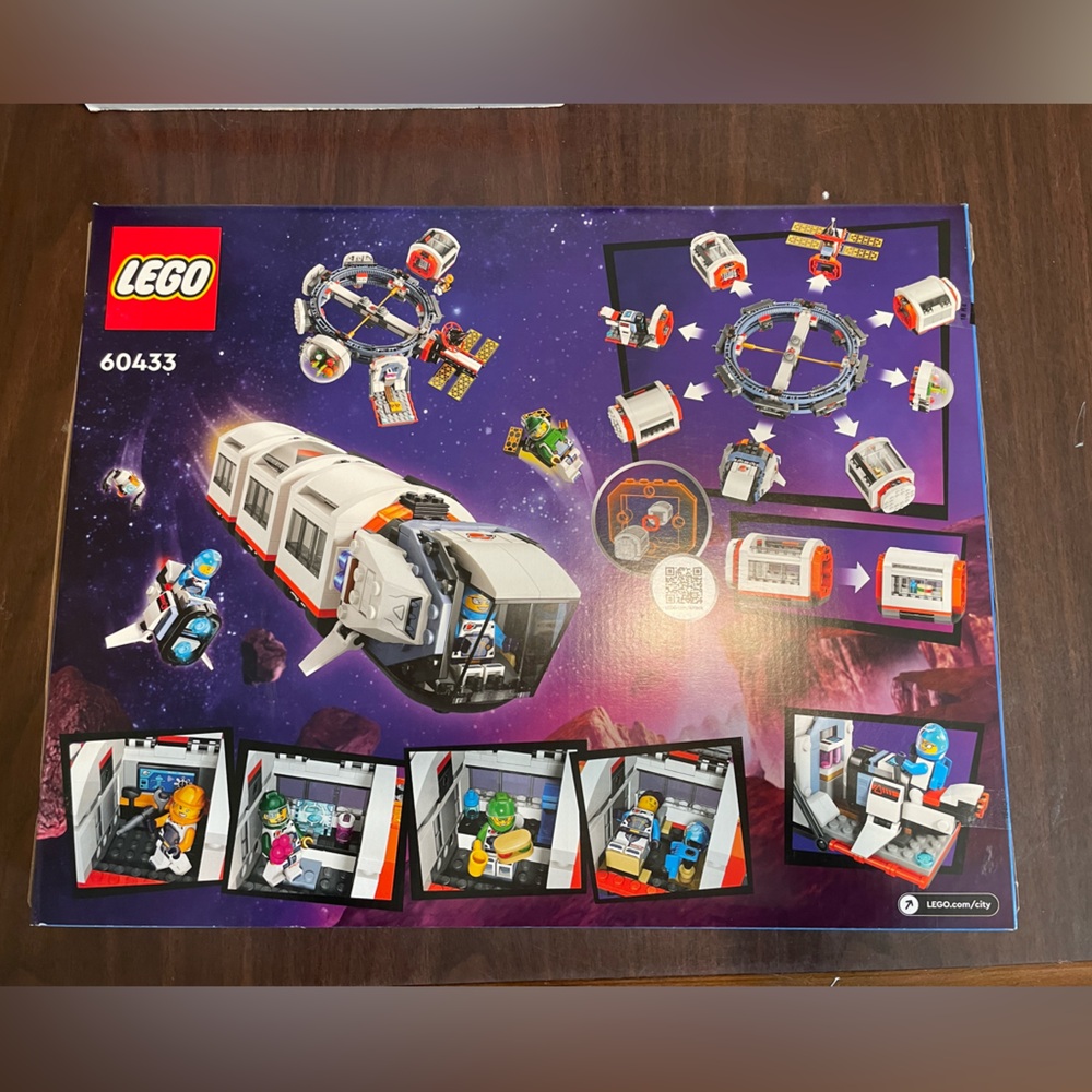 LEGO City Modular Space Station Science Toy 60433 (1097 Pieces)